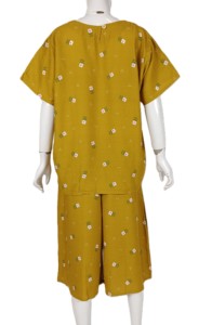 ชุดเดรสผ้าเรยอนลายดอกไม้ของผู้หญิงแฟชั่นฤดูใบไม้ผลิยาวถึงเข่าพร้อมกางเกงขาสั้นผ้าใยสังเคราะห์ใหม่ชุดนอน - Product Image 3