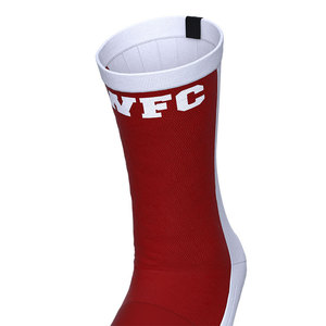 Chaussettes de cyclisme à compression professionnelle Chaussettes de sport légères rouges et blanches respirantes pour hommes et femmes - Product Image 4