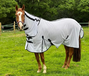Alfombras de caballo de invierno hechas a medida de la mejor calidad, poliéster ligero, impermeable y transpirable - Product Image 1