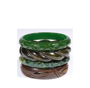 Elegantes Brazaletes de Resina Hechos a Mano e Impermeables para Mujer, Diseño Elegante, Textura Suave, Joyería de Moda Personalizable para un Estilo Étnico Moderno - Product Image 3