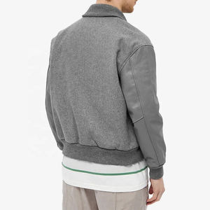 Chaqueta universitaria con letras y manga de cuero genuino de lana virgen con bordado de cadena personalizado OEM para mí - Product Image 4