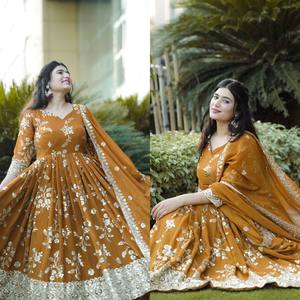 Nouvelle tenue Anarkali de créateur traditionnelle dans un style fantaisie en faux georgette lourd avec des paillettes de 5 mm pour les occasions de fête - Product Image 1