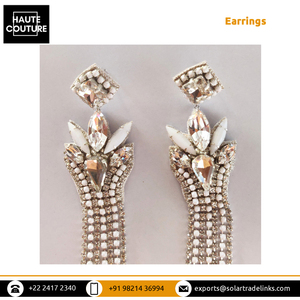 Boucles d'oreilles de mariée en forme de couronne faites à la main brodées à la main avec glands au design élégant pour femmes du vendeur indien - Product Image 5