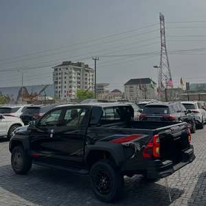 ขายด่วน รถพวงมาลัยซ้าย/ขวา โตโยต้า ไฮลักซ์ 2.8 GD-6 GR-Sport 4x4 - Product Image 2