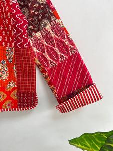 เสื้อแจ็คเก็ตผ้าควิลท์ลายปะติดสีชมพู ทำมือ แบบกลับด้านได้ ผ้าฝ้ายอินเดีย เสื้อโค้ทสั้นสไตล์วินเทจ เสื้อโค้ทสั้นแบบกระดุมสองแถวสำหรับผู้หญิง - Product Image 4