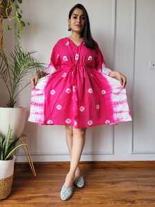 Vestido corto de algodón hecho a medida con cuello en V y estampado étnico con cordón de cintura ajustable adecuado para clientes boutique y revendedores - Product Image 3