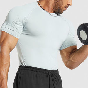Camisa de compresión de manga corta ajustada de la mejor calidad para hombre, estampado personalizado, patrón sólido, protector de erupción, pantalla de punto ligera, venta al por mayor - Product Image 3