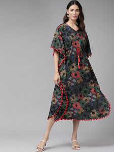 Kaftan en coton imprimé floral noir pour femmes avec col en V et manches kimono, style en tissu doux et respirant pour un port décontracté - Product Image 4