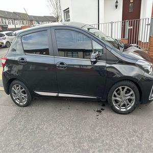 Vente chaude Toyottaa Yariss SUV Moteur à essence Expédition rapide Meilleur prix Commande en gros disponible maintenant - Product Image 3