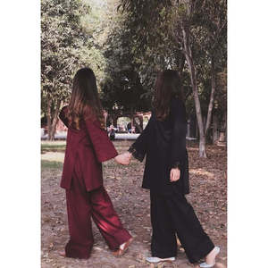 Conjunto de Dos Piezas Farshi Shalwar Color Granate para Mujer, Top y Pantalón de Tela Satinada de Manga Larga - Product Image 3