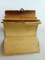 Papiers faits à la main sur mesure avec finition antique et texture d'aspect ancien pour reliures de livres et fabricants de revues