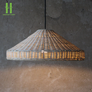Pantalla de Lámpara Moderna de Ratán y Bambú para Interiores, Lámpara Colgante al por Mayor, Decoración de Hotel, Artesanía, Forma Personalizada, Fabricante de Vietnam - Product Image 1