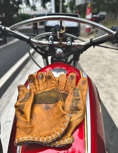 Guante de Cuero Vintage Hecho a Mano de Cinco Dedos para Carreras, Apto para Actividades al Aire Libre y Deportivas - Product Image 4