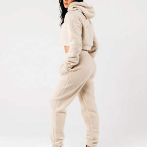 Hoodie en molleton personnalisé pour femme, col roulé, avec poche latérale, manches longues, coupe courte, avec fermeture éclair et poches - Product Image 4