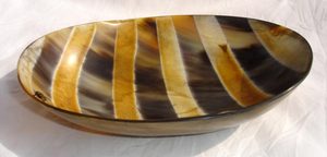 Plateau de service élégant en corne de vache indienne personnalisée, plat à fruits décoratif en agate, bol en corne de buffle naturelle poli, fait à la main - Product Image 5