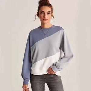 Sweat-shirt à coutures tricolores de haute qualité pour femmes pull de Sport décontracté à col ample pour l'automne Street Wear pour l'hiver - Product Image 1