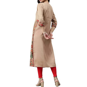 2024 OEM traditionnel femmes brodées Shalwar Kameez élégant Festival pakistanais Kurtis dernière collection pour la vente en gros - Product Image 6