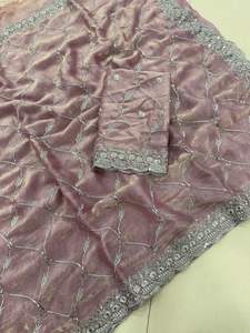 Sari de Chifón Fendy con Bordado de Lentejuelas, Hermoso y Ligero, Conjunto de Sari y Blusa para Fiesta, Hecho en India - Product Image 2