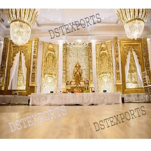 Meilleure décoration de scène en or traditionnel, décoration de scène de mariage indien majestueuse, thème doré grandiose, installation de scène de mariage - Product Image 1