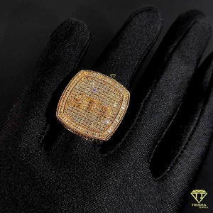 Bague Hip Hop Moissanite entièrement glacée avec baguette et diamants ronds - Product Image 4