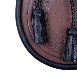 Sporran écossais neuf en cuir véritable avec 3 pompons, Sporran en cuir véritable sur mesure - Product Image 3