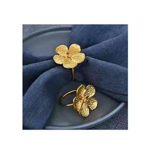 Anneaux de serviette ronds en métal doré rose pour la décoration de table à manger - Product Image 2