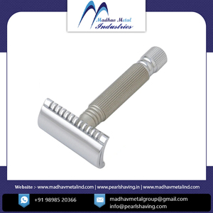 Rasoir de sécurité à prise facile de couleur argentée d'approvisionnement en vrac disponible à un prix raisonnable - Product Image 2