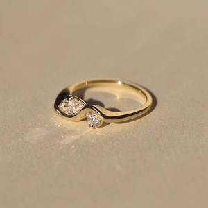 Bague de fiançailles exclusive en or 10 carats avec diamant Moissanite de taille ovale pour la mariée, bijoux de mariage de luxe, usine OEM ODM, vendeur direct - Product Image 2
