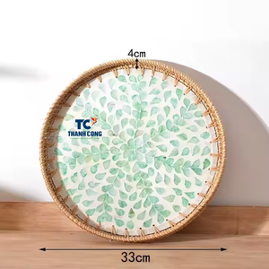 Bandeja Redonda de Ratán Hecha a Mano con Incrustaciones de Madreperla, Color Personalizable, Logotipo Aceptable, Decoración para el Hogar, Hecho en Vietnam - Product Image 1