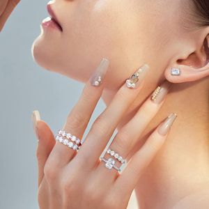 Bagues Moissanite 2ct Radiant Cut pour femmes, Bagues en diamant créées par laboratoire de clarté VVS1 Or blanc 14K Vermeil Double ClawMoissanite - Product Image 3