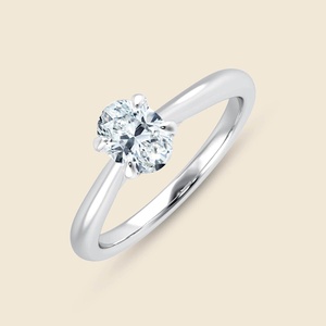 Bague ovale en or massif 14 carats avec croix en arc et 1 diamant ovale de 0,3 carat F-VS cultivé en laboratoire, idéale pour le quotidien ou comme cadeau d'anniversaire - Product Image 2