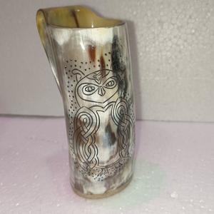 Taza de cuerno para beber tallada vikinga hecha a mano altamente pulida de alta calidad para vino y cerveza hecha con cuerno natural de la India - Product Image 1