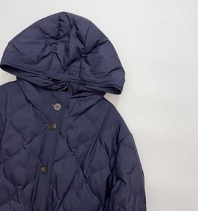 Chaqueta de plumón de poliéster teñida en caliente, estilo vintage, azul oscuro y marrón, con diseño de rombos acolchados, para mujer, nueva colección de invierno. - Product Image 4