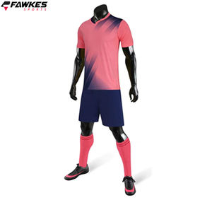 Nouvelle conception de maillots de football pour hommes et courts pour adultes avec nom d'équipe de club pour hommes uniformes de football - Product Image 2