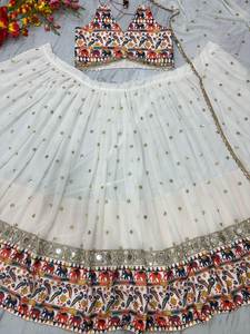 El Más Esperado y Moderno Lehenga Choli Presenta la Colección Más Hermosa y Novedosa de Diseñador para Fiestas de Navratri - Product Image 6