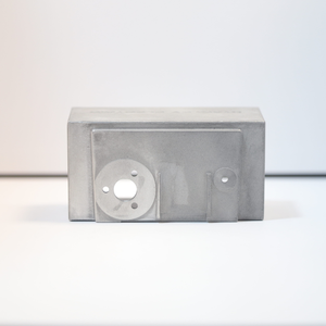 Couvercle en alliage d'aluminium de batterie usiné sous pression CNC personnalisé Type de brochage pour véhicule à énergie nouvelle - Product Image 2