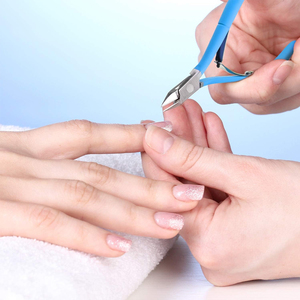 Pinzas para cortar cutículas para el cuidado personal de las uñas, pinzas para manicura con mango de color personalizado de acero inoxidable - Product Image 5