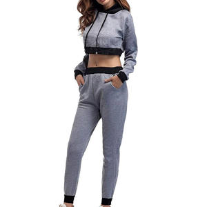 Nouvelle arrivée en gros de haute qualité Logo personnalisé femmes haut court 2024 polaire matériel femmes haut court à capuche - Product Image 1