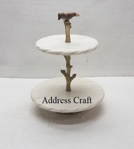 Designer Amber Resin Cake Stand for Festive Occasions Trending Round Cake Platter Fruit Stand Wedding Events Decorated Tableware - Product Image 3