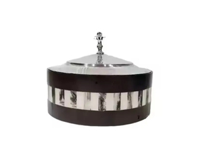 Casserole en métal noir artisanal avec un design unique en bois et nacre, parfait pour servir et réchauffer des aliments élégants - Product Image 1