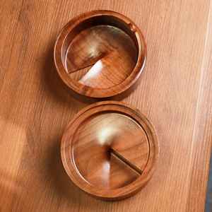 ที่เขี่ยบุหรี่ไม้เนื้อแข็งพรีเมียม |   ที่เขี่ยบุหรี่ไม้ทำมือ ผิวเรียบ ทนทาน เป็นมิตรกับสิ่งแวดล้อม สำหรับบุหรี่และซิการ์ - Product Image 3