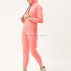 Ensemble de survêtement pour femmes en matériau durable, vêtements de sport haut de gamme, ensemble deux pièces, fabrication sur mesure, vente en gros - Product Image 4