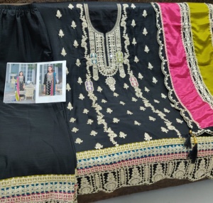 Diseñador de la mejor calidad, hermoso Chinon Silk Salwar Kameez con bordado para ocasiones especiales, disponible a precio mayorista - Product Image 5