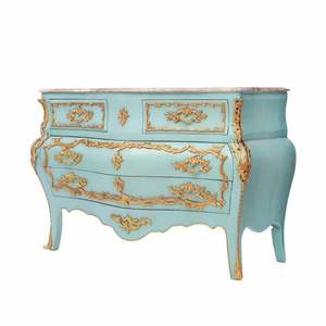 Cofre Clásico de Madera Turquesa con Adornos de Latón Dorado, Diseño Curvo, Mueble de Almacenamiento de Lujo Hecho a Mano - Product Image 5