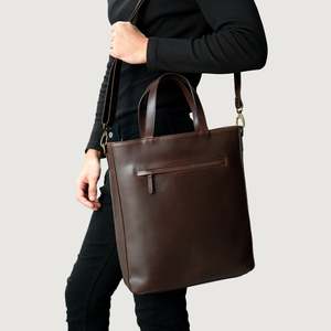 Sac fourre-tout vintage en cuir véritable marron, sac fourre-tout brodé à la main The Poet, résistant à l'eau, pour l'été et l'automne - Product Image 4