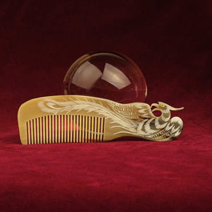 Peine de cuerno natural hecho a mano antiestático masaje del cuero cabelludo uso diario y suministro de regalo de belleza crear según el animal del año - Product Image 3