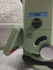 Leica Total Station TS 10 Robotic R 1000 disponible à la vente en bon état - Product Image 2