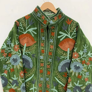 Veste courte brodée Suzani en velours à fleurs vertes Veste Bomber Suzani Broderie Manteau court pour femmes - Product Image 1