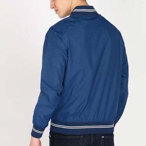 Venta al por mayor de ropa personalizada para hombre chaquetas de bombardero Casual liso a prueba de viento chaqueta abrigos para hombres fábrica OEM servicio chaquetas de poliéster - Product Image 4