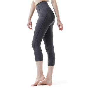 Pantalons de yoga Capri de haute qualité 100% Taille mi-haute Couleur unie Leggings de fitness pour femmes Séchage rapide Taille élastique Leggings de yoga - Product Image 6